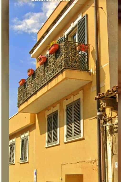 privato vende ampio appartamento a  catania via leopardi