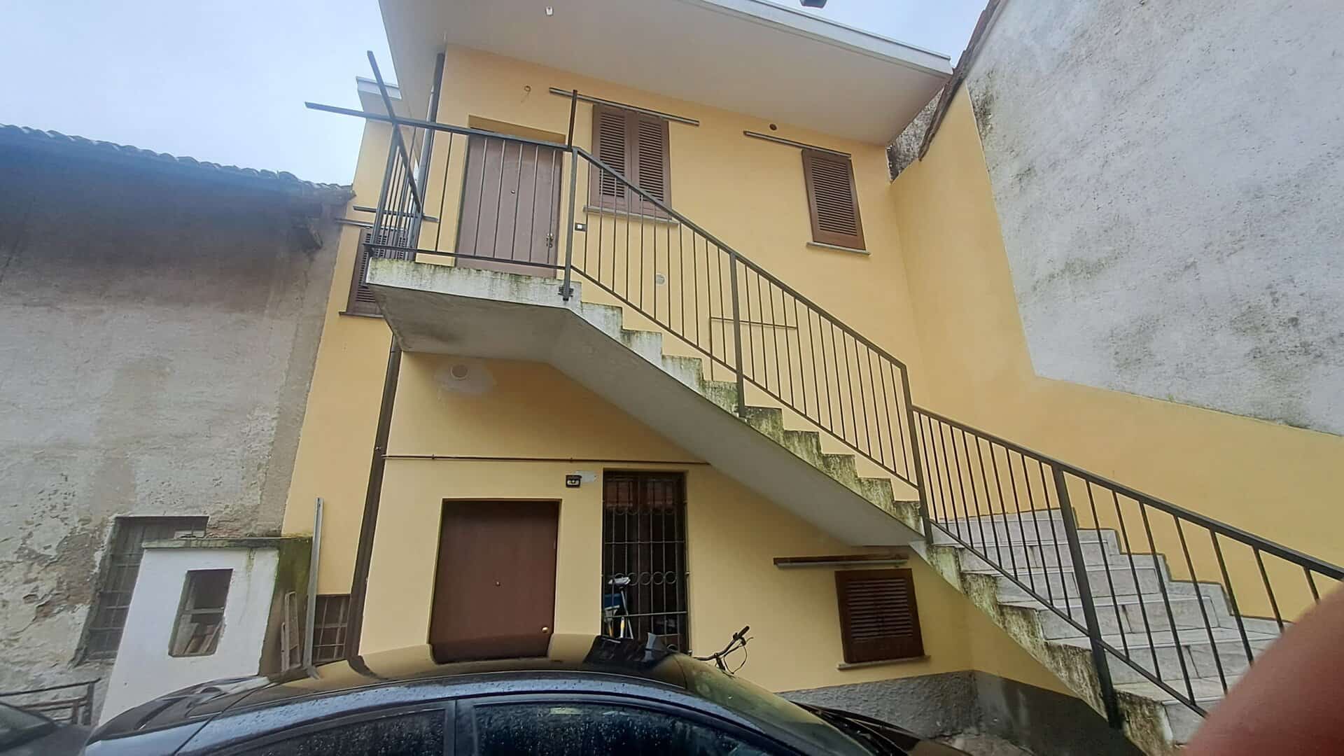 Vendo casa di ocrte