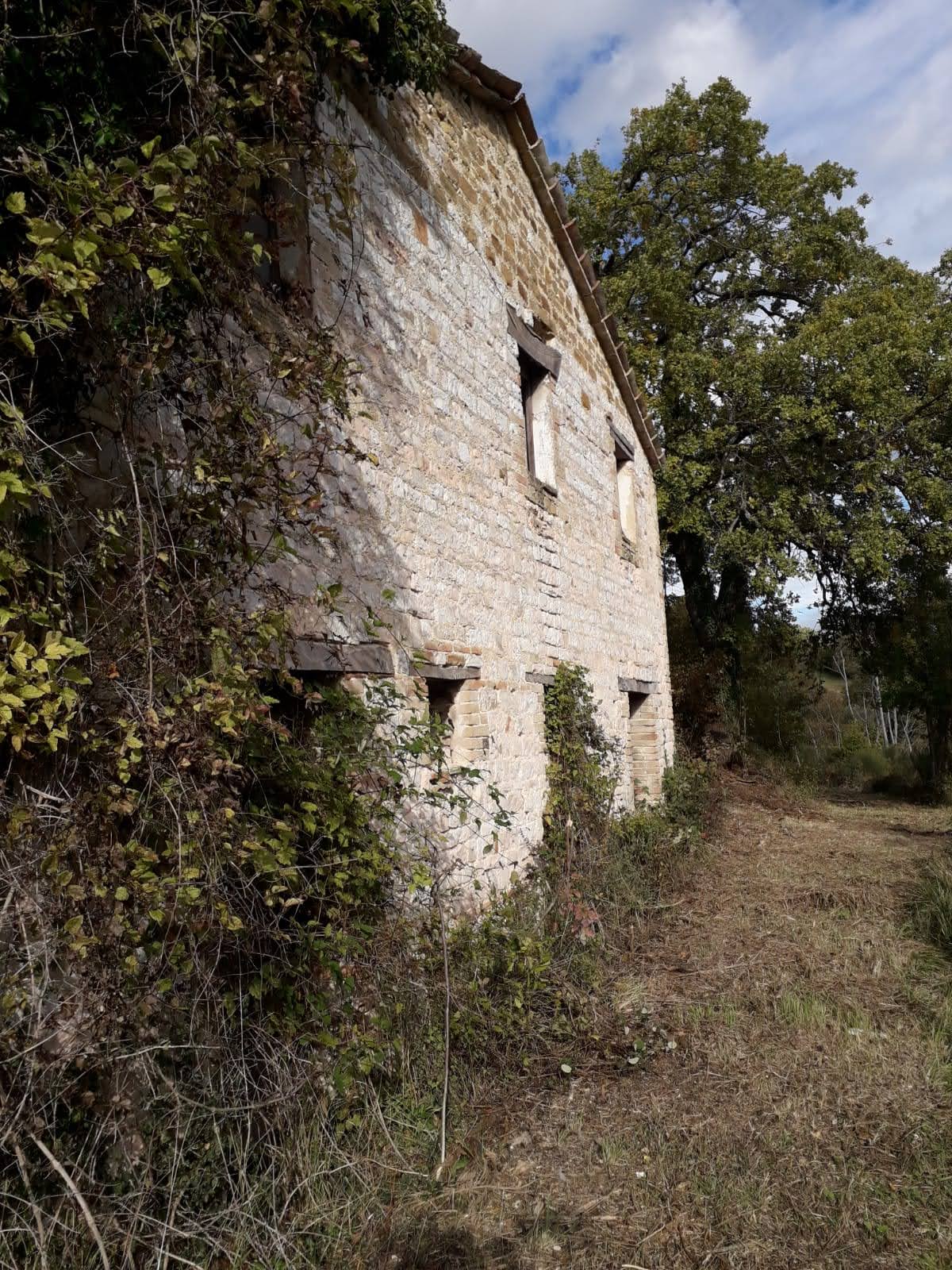 CASALE IN PIETRA A VISTA CON TERRENO