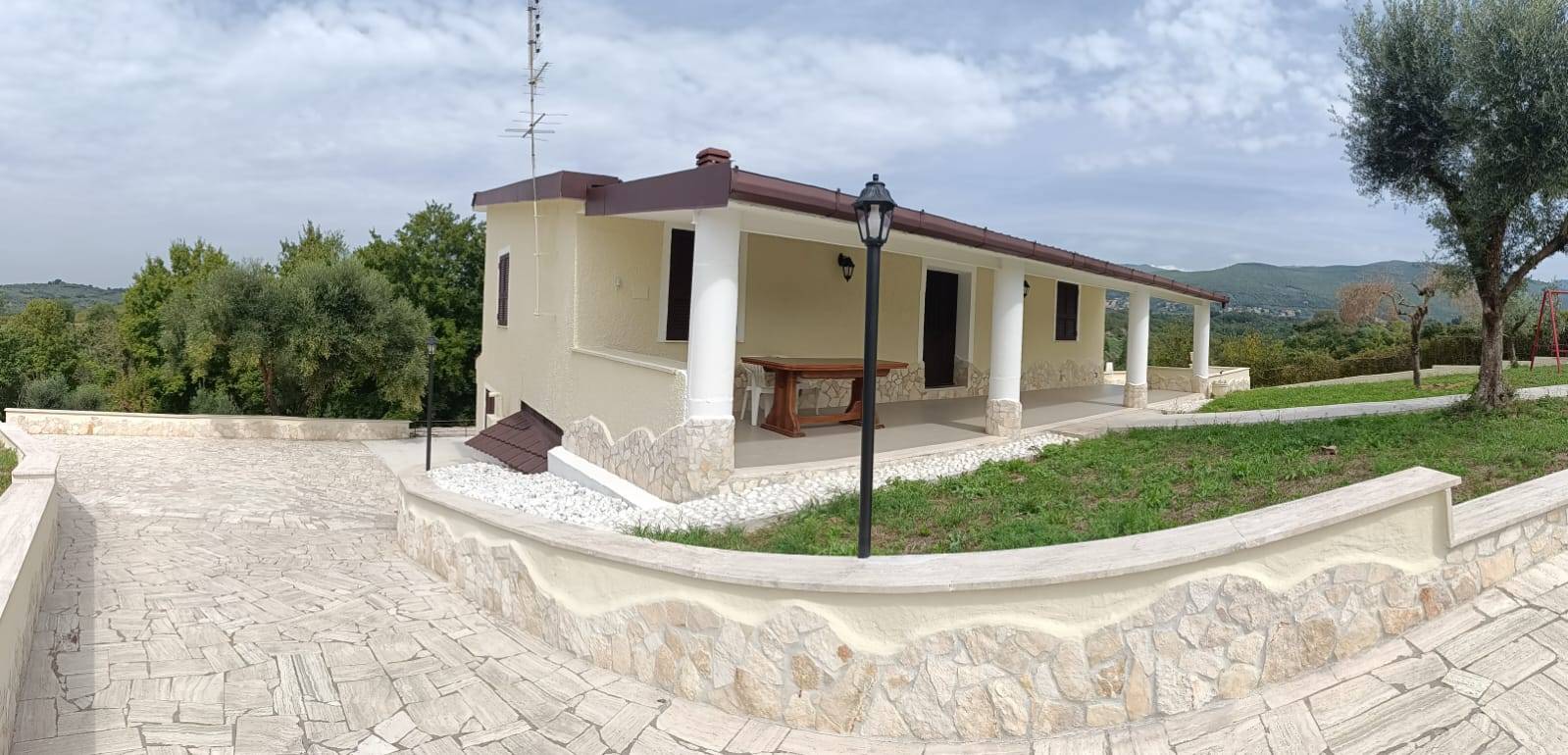 Villa indipendente con terreno a Palombara sabina