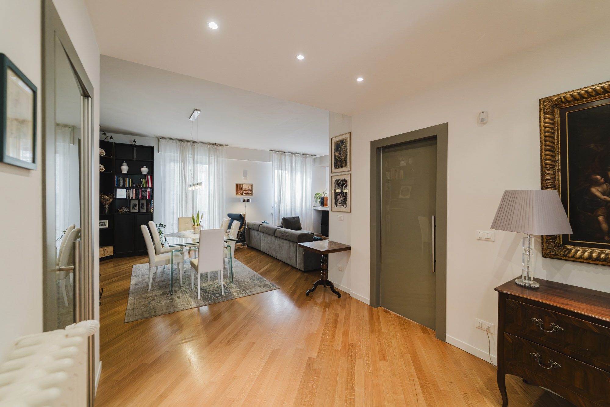 🏡 Eleganza e comfort nel cuore di Parma – Via Farini Image 4