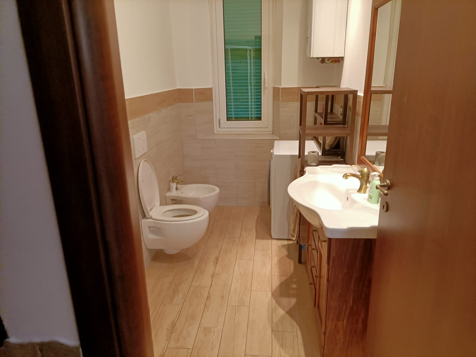 Affittasi camera in appartamento condiviso per studentesse/lavoratrice Image 5