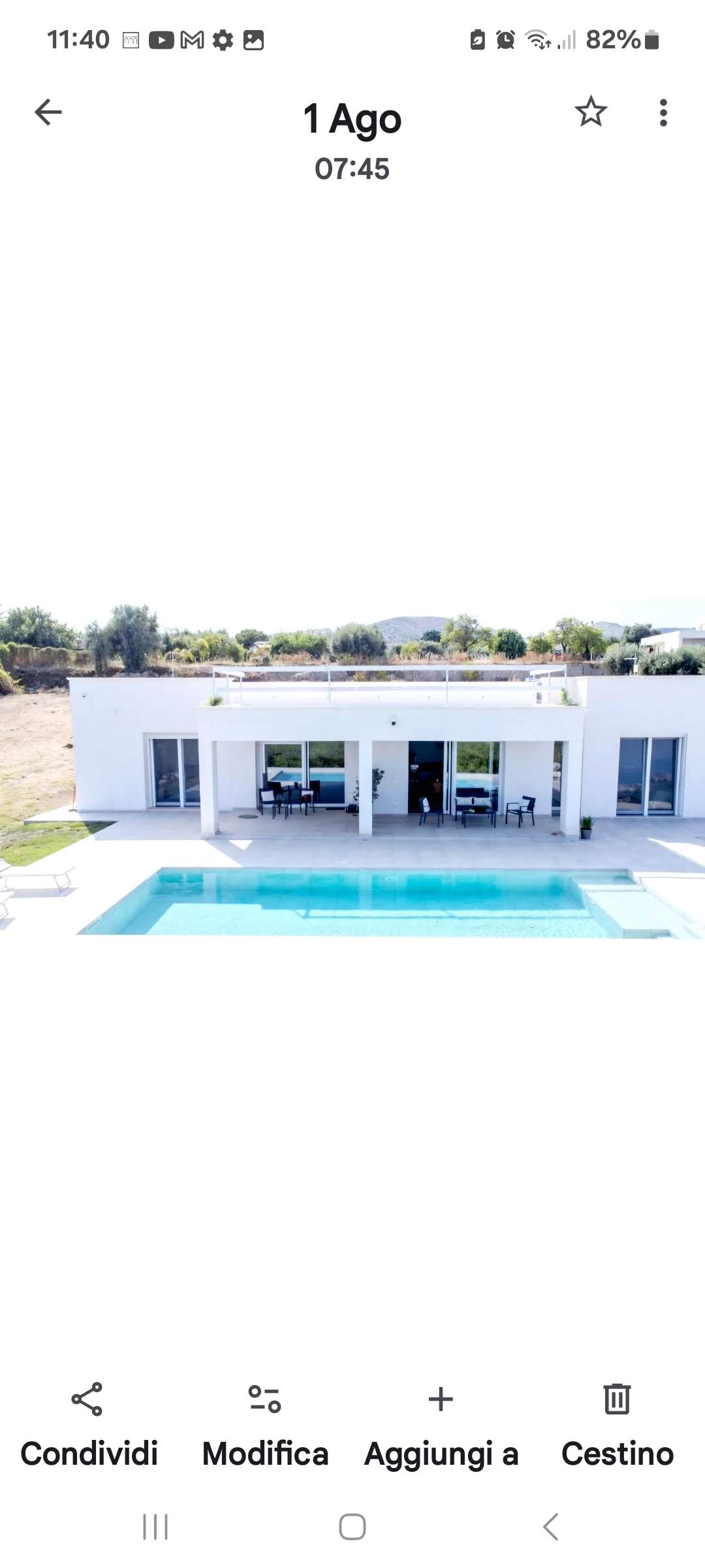 Villa con piscina e vista mare