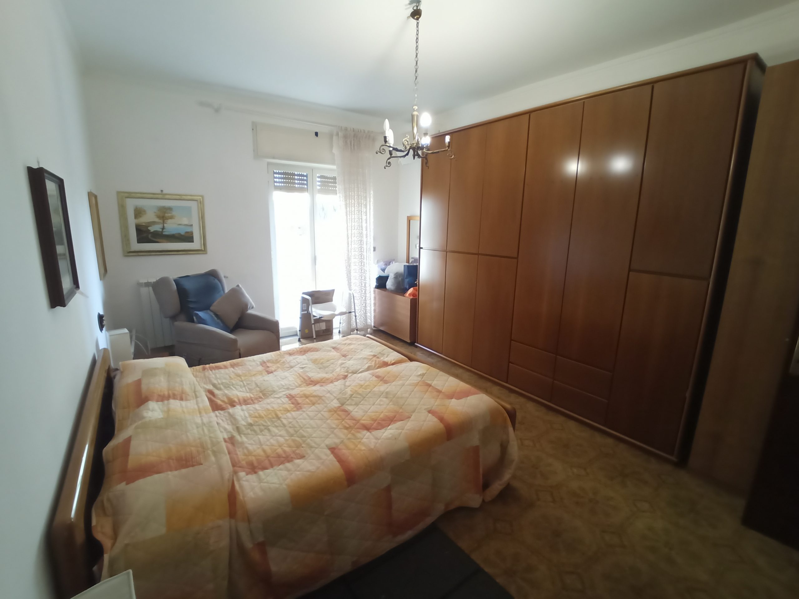 Ampio appartamento immediatamente abitabile a Pianura (NA)