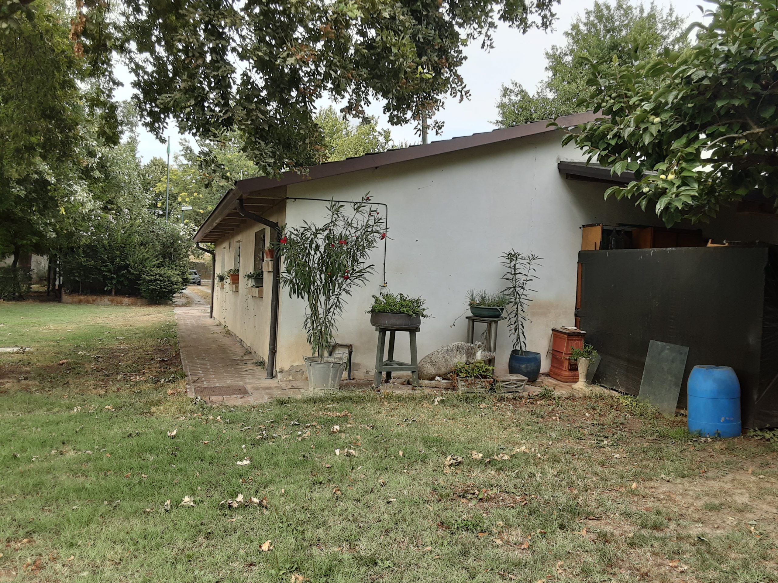 Casa di campagna con deposito