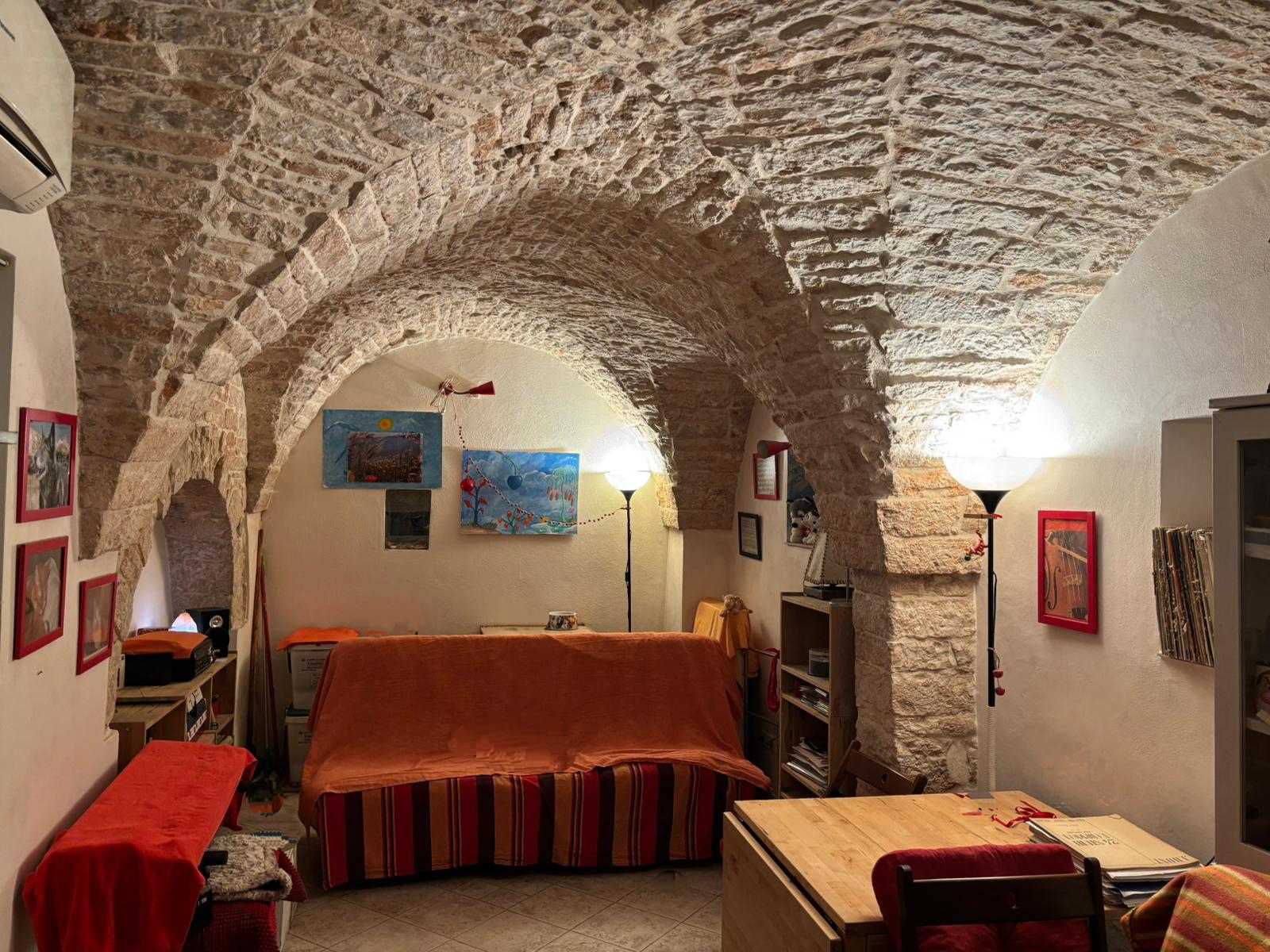 casa indipendente in pietra