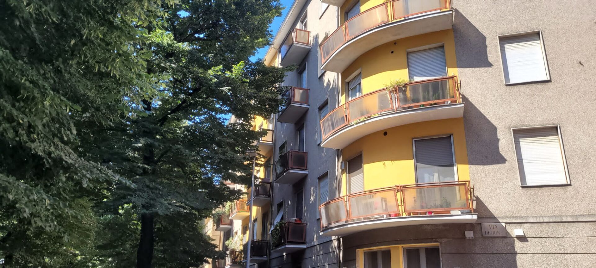 🏡 TRILOCALE LUMINOSO IN VENDITA – VIA DIGIONE 🏡