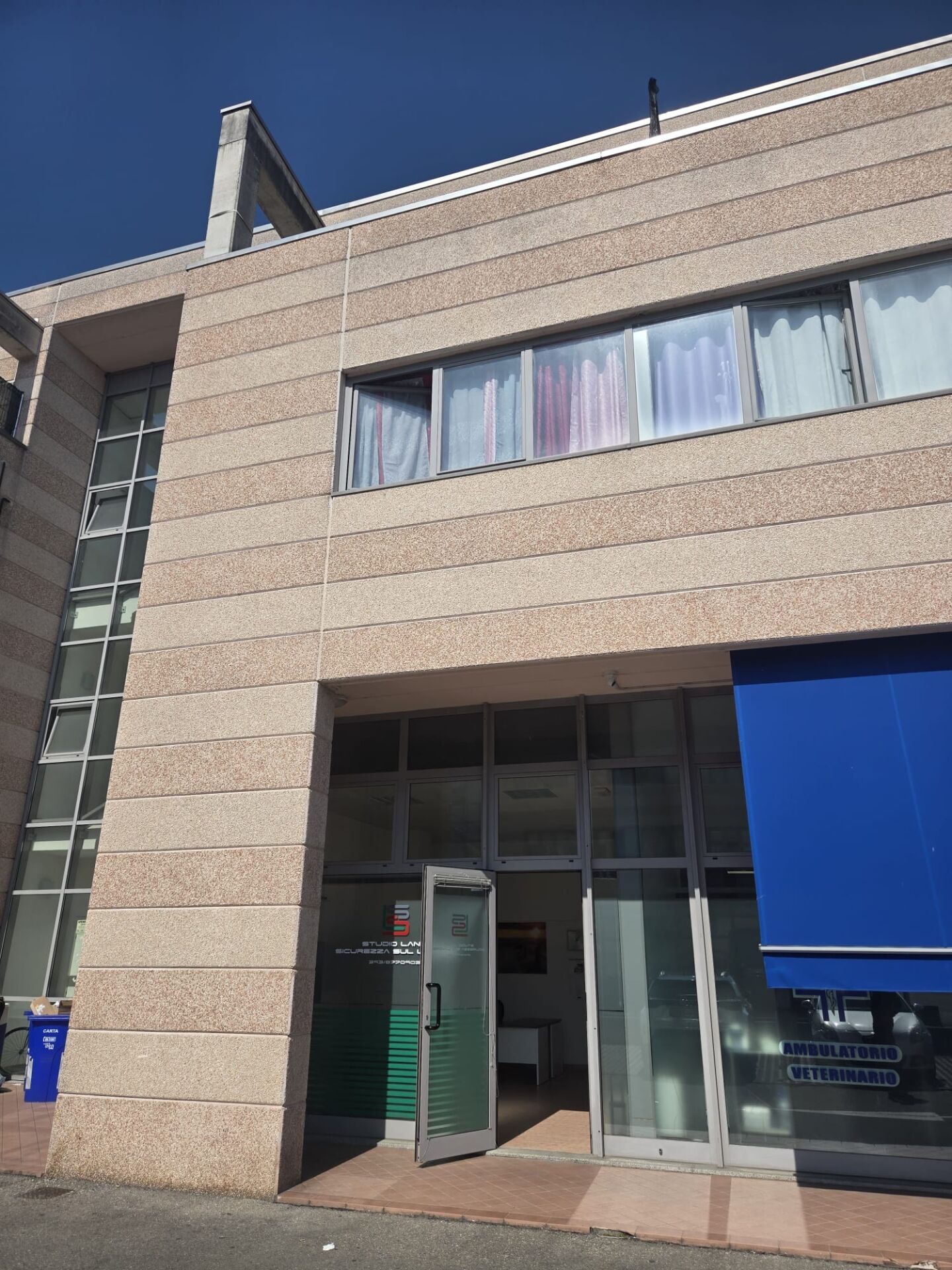 Ufficio con comodo parcheggio a Botteghino