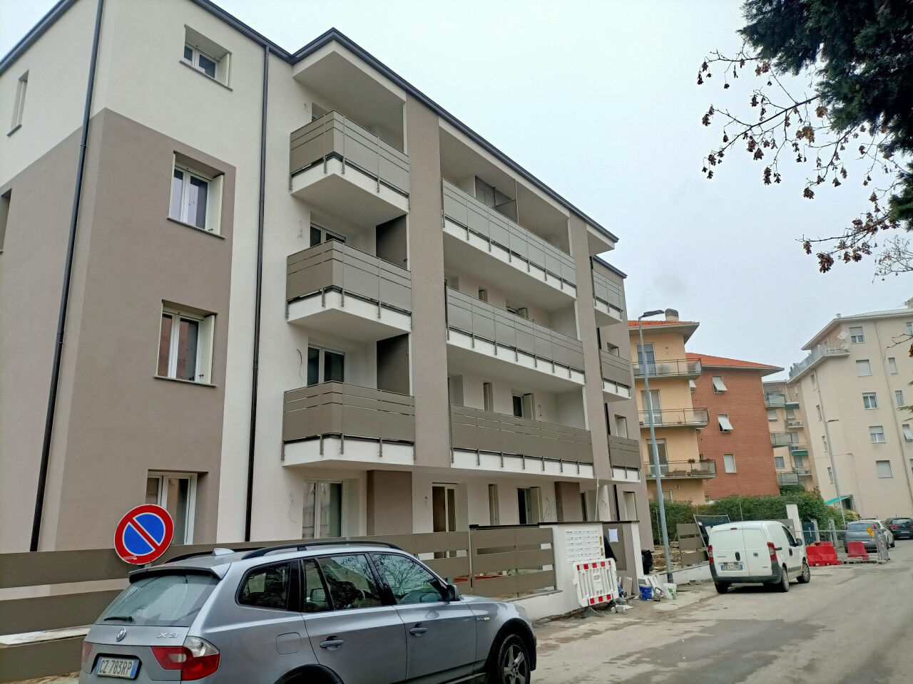 Bilocale NUOVO vicinanze piccole figlie