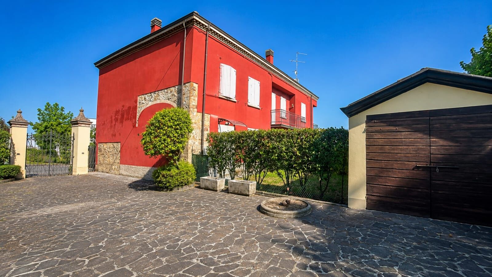 Appartamento in piccolo contesto da ristrutturare a Basilicanova