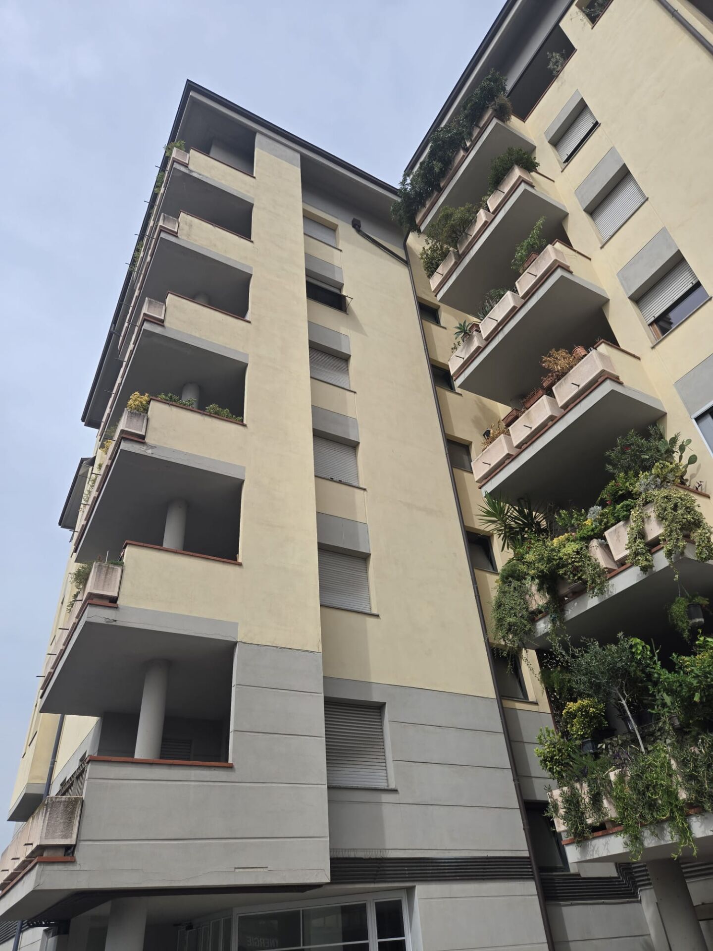 Parma: Ampio quadrilocale con Doppio Garage in ottimo stato