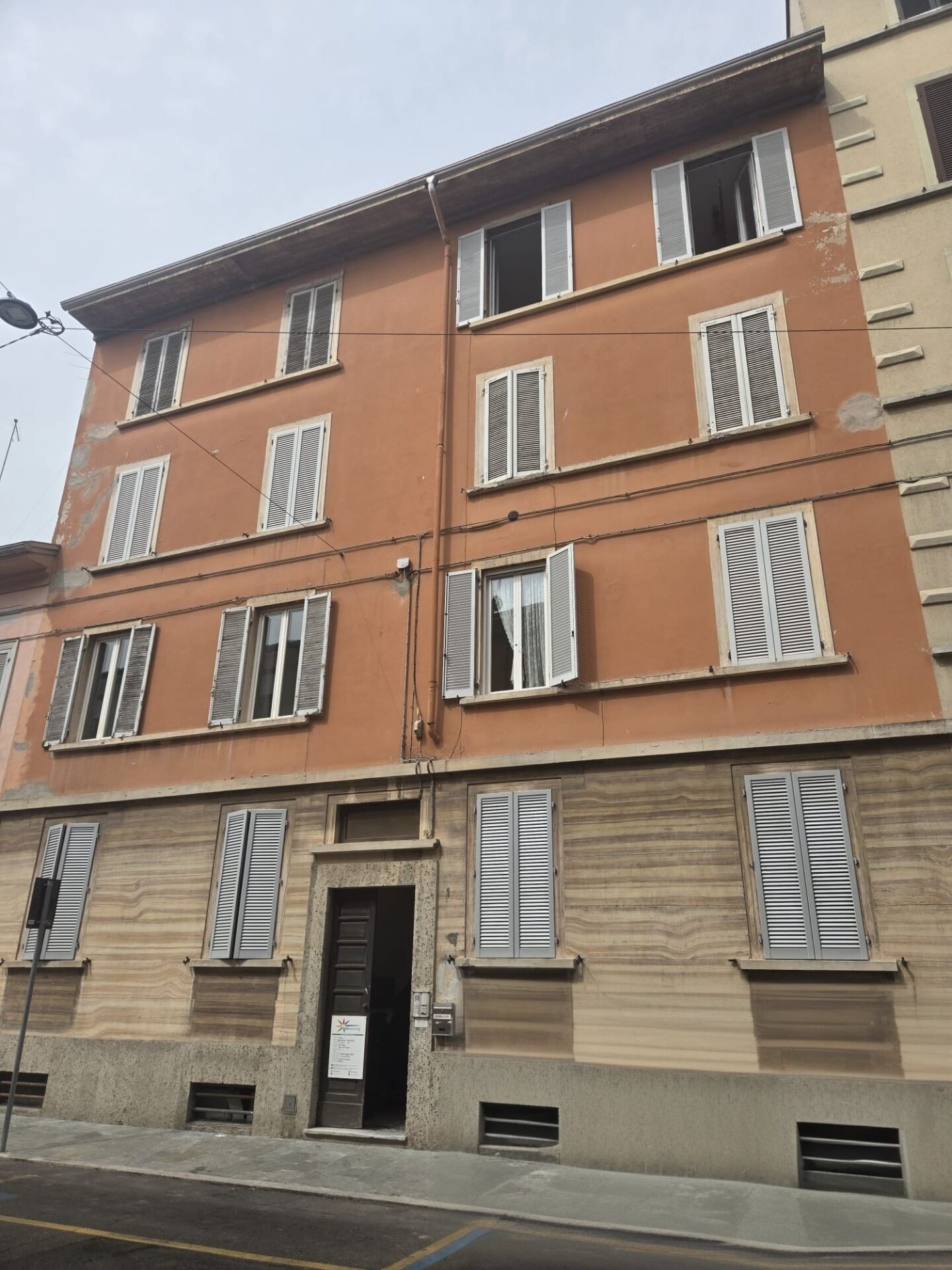 Parma, Via Gulli: Trilocale in ottime condizioni all’Ultimo Piano, Luminoso e Autonomo.