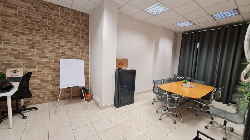 Ufficio in affitto di 253 mq Image 9