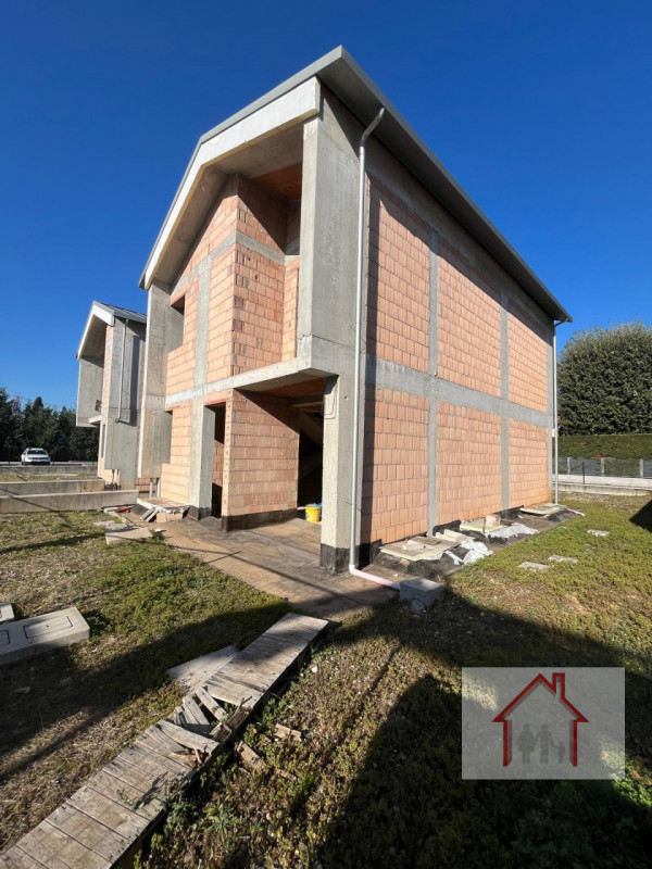 Casa singola in vendita di 200 mq a Montebelluna Thumbnail