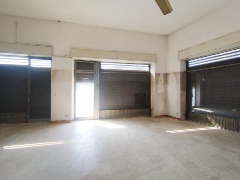 Negozio in affitto di 64 mq Thumbnail