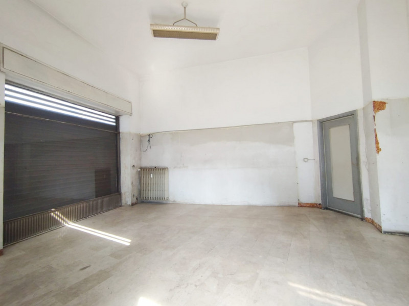 Negozio in affitto di 64 mq Image 9