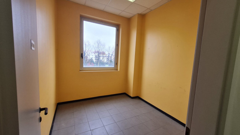 Ufficio in affitto di 100 mq a Buccinasco Image 3