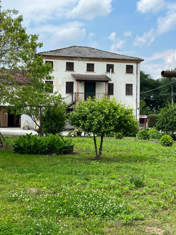 Casa singola in vendita di 360 mq a Castelfranco Veneto Image 3
