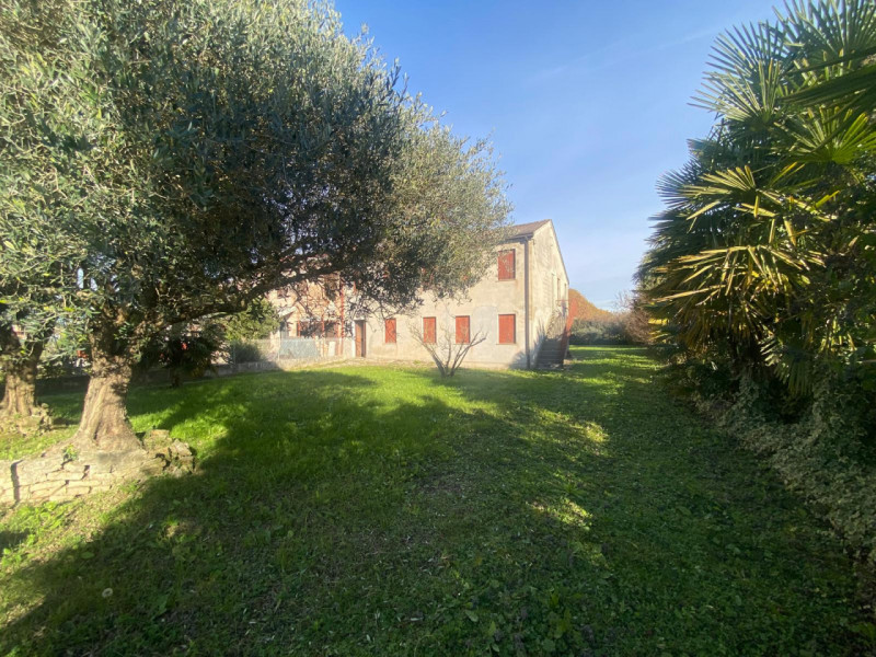 Bifamiliare in vendita di 270 mq a Santa Maria di Veggiano Image 4