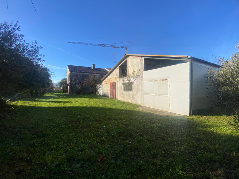 Bifamiliare in vendita di 270 mq a Santa Maria di Veggiano Thumbnail