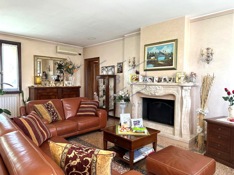 Villa in vendita di 280 mq a Santa Maria di Campagna Image 3