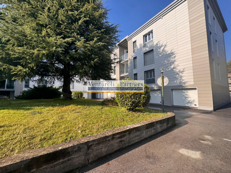 Appartamento in vendita di 115 mq a Desenzano del Garda Image 2