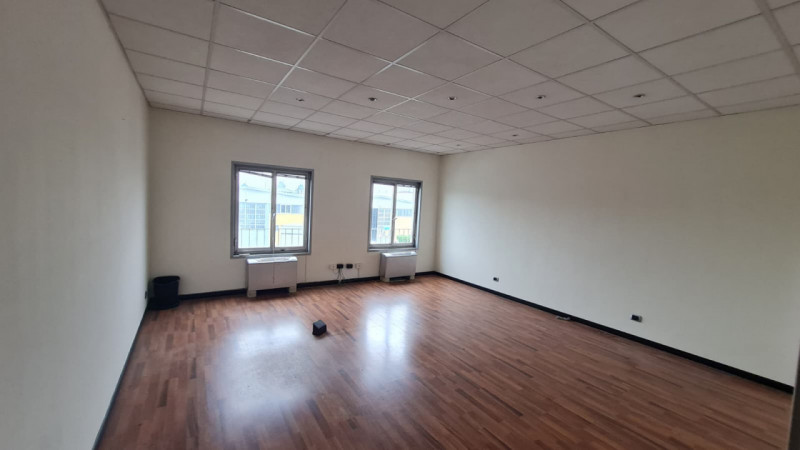 Ufficio in affitto di 100 mq a Buccinasco Image 5