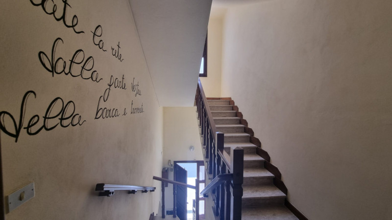 Palazzo in vendita di 300 mq a Novi di Modena Image 2