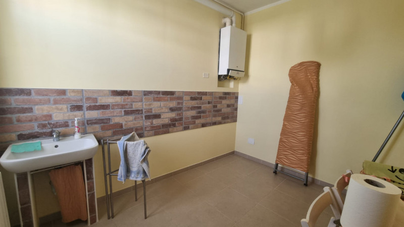 Palazzo in vendita di 300 mq a Novi di Modena Image 5