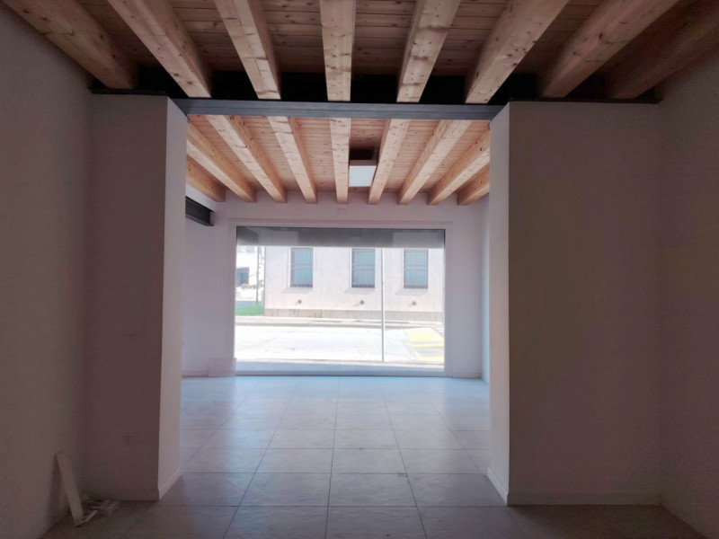 Negozio in affitto di 60 mq a Abano Terme Image 6