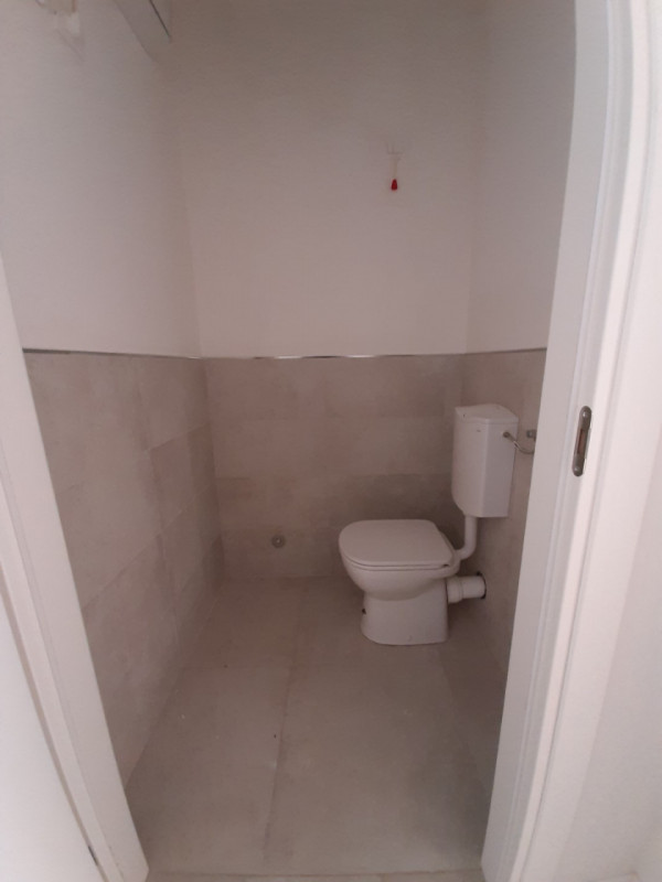 Negozio in affitto di 60 mq a Abano Terme Image 1