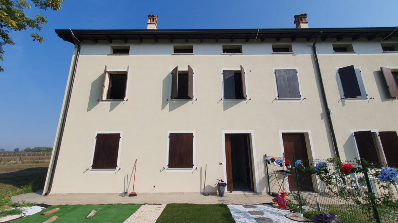 Casa a schiera in vendita di 332 mq a San Felice sul Panaro Image 6