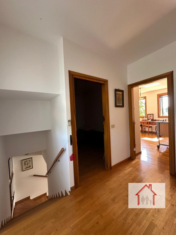 Casa a schiera in vendita di 180 mq a Cusignana Thumbnail