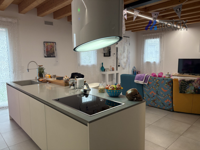 Quadrifamiliare in vendita di 145 mq Image 2