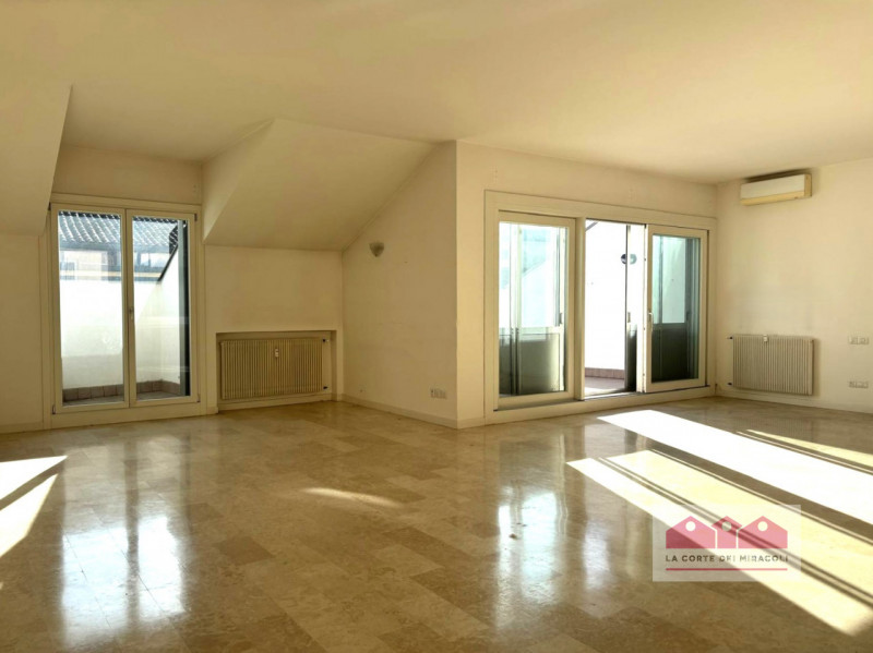 Appartamento in vendita di 275 mq a Vicenza Image 2