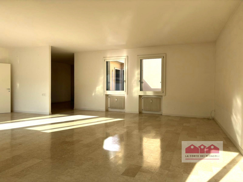 Appartamento in vendita di 275 mq a Vicenza Image 4