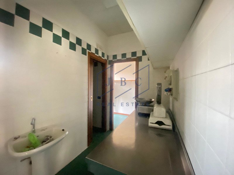 Attivita commerciale in vendita di 120 mq a Santa Maria di Campagna Image 2