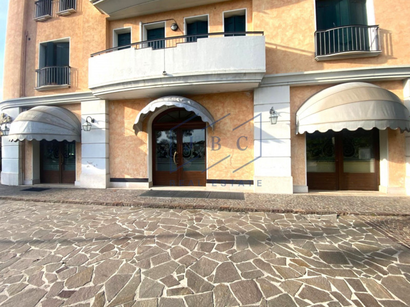 Attivita commerciale in vendita di 120 mq a Santa Maria di Campagna Image 9