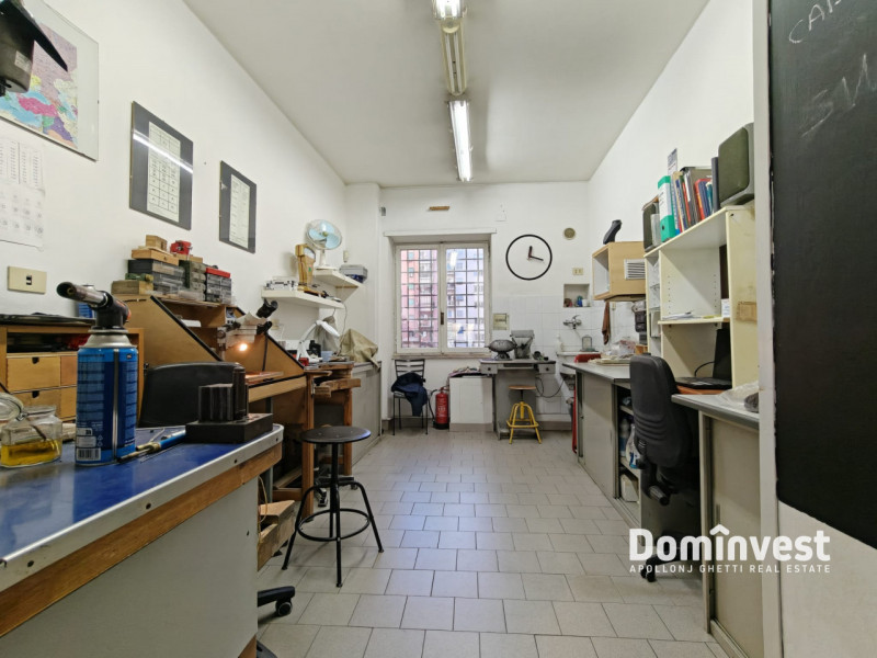 Negozio in vendita di 60 mq a Roma Image 9