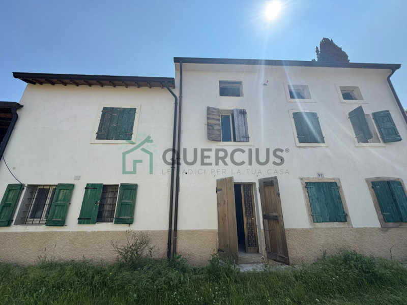 Rustico in vendita di 370 mq Image 2