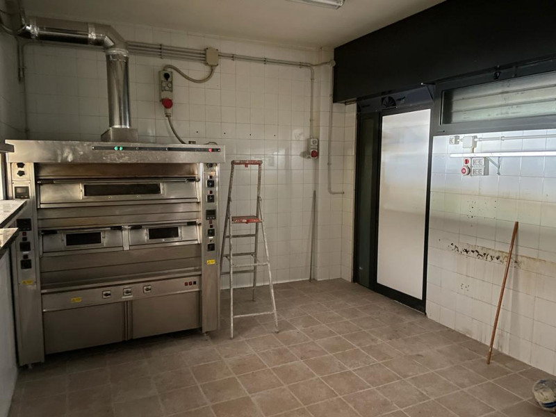 Negozio in vendita di 70 mq a Roma Image 2