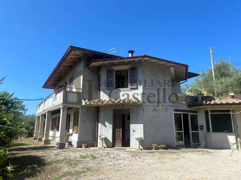 Casa singola in vendita di 200 mq a Panicale Image 6