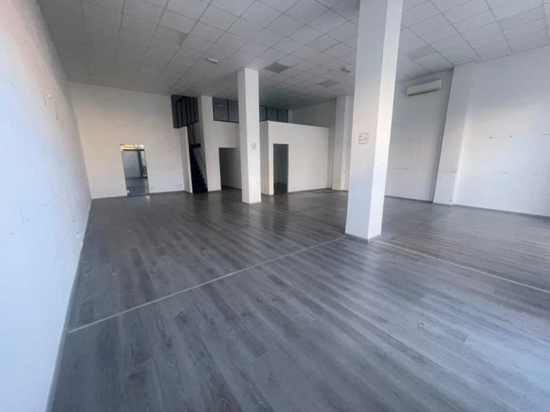 Negozio in vendita di 170 mq a Ancona Image 2