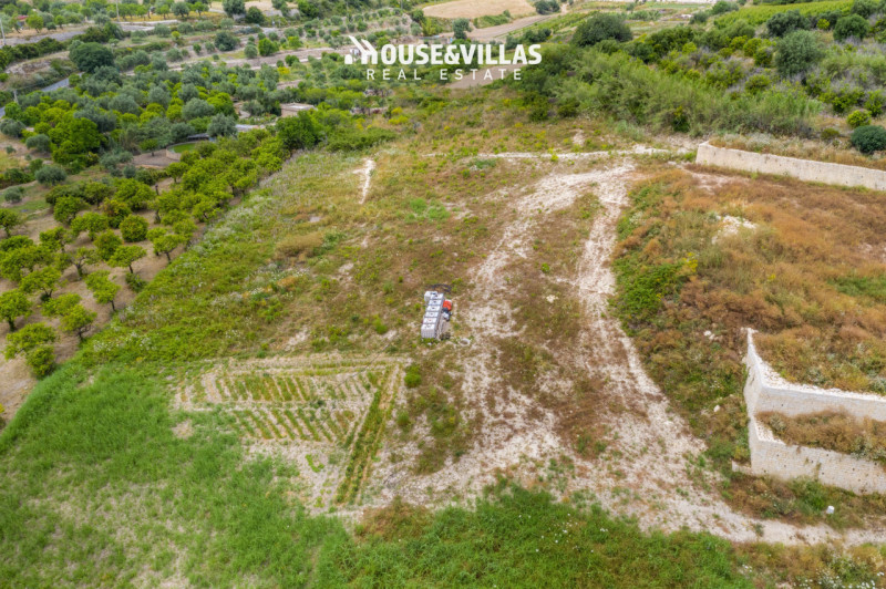 Terreno in vendita di 8590 mq Image 4