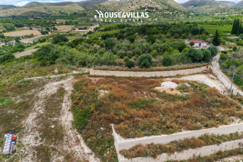 Terreno in vendita di 8590 mq Image 6