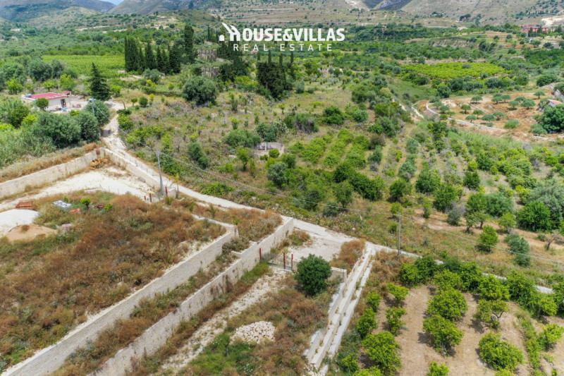 Terreno in vendita di 8590 mq Image 10