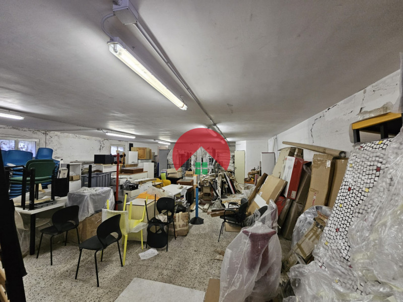 Magazzino in vendita di 137 mq Thumbnail