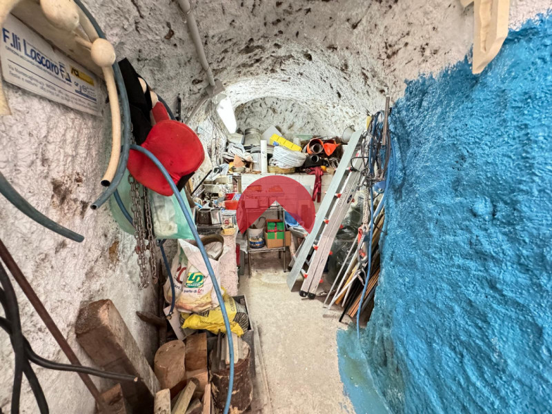 Garage in vendita di 125 mq Image 2