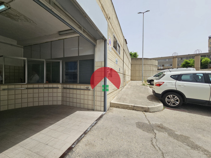 Laboratorio in vendita di 220 mq Thumbnail