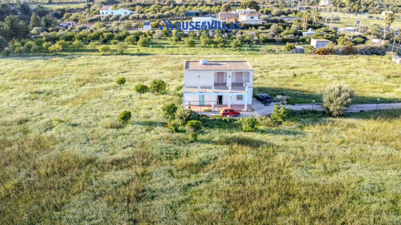 Villa in vendita di 260 mq Image 2